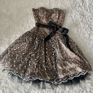 Jessica McClintock Black And Gold Strapless Dress